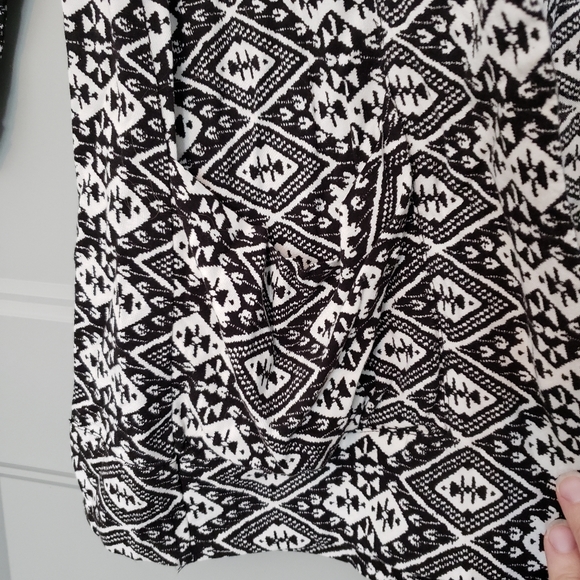 2/$20 Hollister black white kimono style loose open cardigan sz XS 3/4 sleeve - Picture 4 of 8